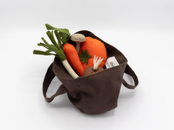 Panier de légumes d'hiver en feutrine : citrouille, carotte, oignon, champignon, poireau